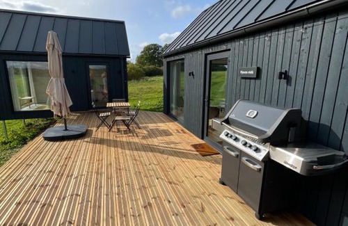 Igums House | Romantic Getaway at Pļavas vidū - 4-Star Retreat with Hot Tub