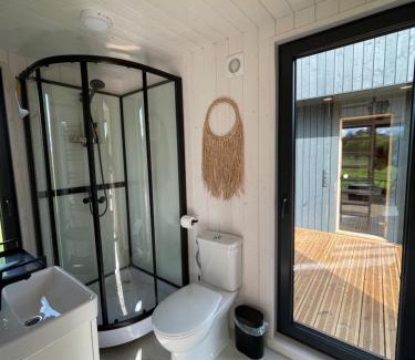 Igums House | Romantic Getaway at Pļavas vidū - 4-Star Retreat with Hot Tub