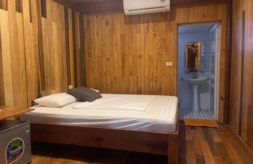 Nghia Lo House | Relax at Pơ Mu Homestay with Pool & Hot Tub Amenities