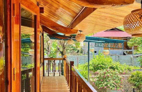 Nghia Lo House | Relax at Pơ Mu Homestay with Pool & Hot Tub Amenities