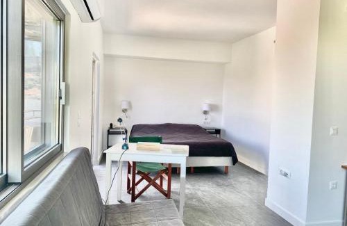Xylokastron Apartment | Family-Friendly Getaway at P C Side NEST