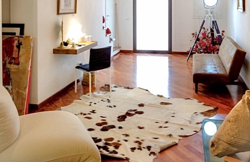 Enna Bed & Breakfast | Exceptional P&G Design: Spa, Kitchen & Family-Friendly Comfort