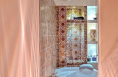 Enna Bed & Breakfast | Exceptional P&G Design: Spa, Kitchen & Family-Friendly Comfort