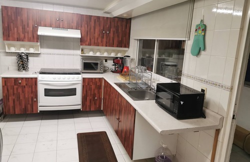 Del Valle Apartment | Discover P. H. Cabbage: A Hidden Gem in the Valley