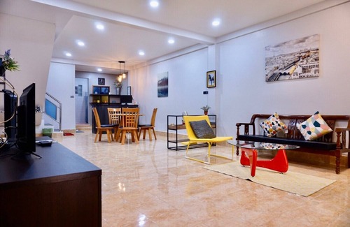 Hat Yai House | Discover P'Ja House: Family-Friendly with Kitchen Amenities