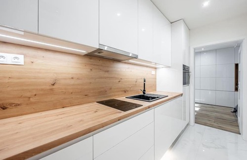 Juh Apartment | Contemporary Apartment Near City Center: Pet Friendly Stay