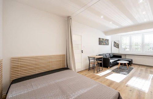 Juh Apartment | Contemporary Apartment Near City Center: Pet Friendly Stay