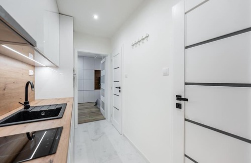 Juh Apartment | Contemporary Apartment Near City Center: Pet Friendly Stay