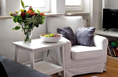 Bielany Apartment | Pet-Friendly P&O Apartments Bielany with Breakfast Included