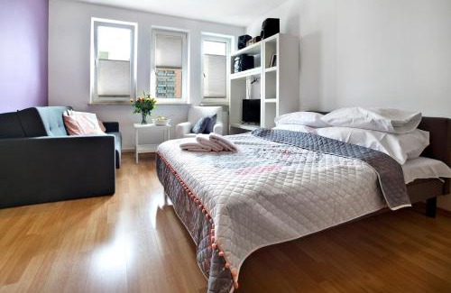 Bielany Apartment | Pet-Friendly P&O Apartments Bielany with Breakfast Included