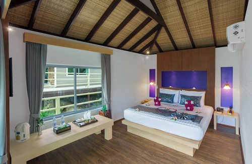 Ko Phi Phi Resort | Relax at P. P. Erawan Palms Resort with Pool & Restaurant