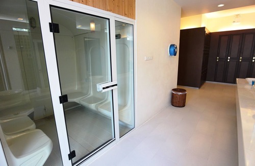 Ko Phi Phi Resort | Relax at P.P. Palmtree Resort with Pool and Spa Amenities