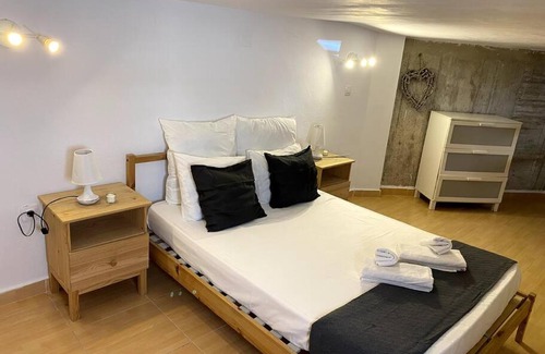 Ciudad Jardin Apartment | Family-Friendly Stays at P&P Serrano Fernandez - 8.2/10 Rating