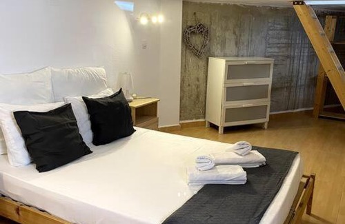 Ciudad Jardin Apartment | Family-Friendly Stays at P&P Serrano Fernandez - 8.2/10 Rating