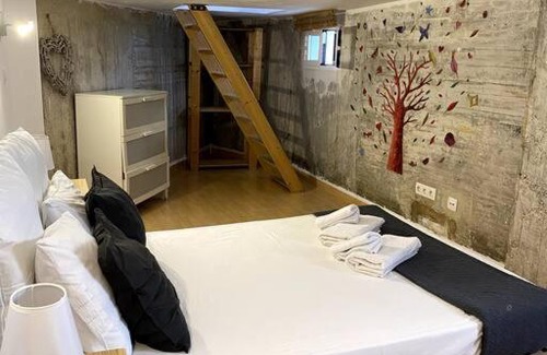 Ciudad Jardin Apartment | Family-Friendly Stays at P&P Serrano Fernandez - 8.2/10 Rating