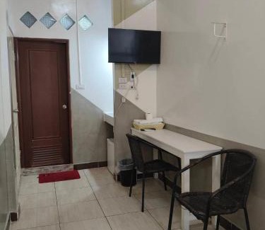 Ramkhamhaeng Hotel | Cozy P Place: Daily Rooms with Complimentary Breakfast