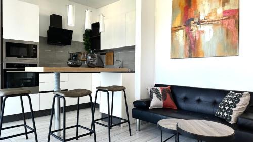 Porto Recanati Apartment | Pet-Friendly Porto Recanati: Modern Garden-View Retreat