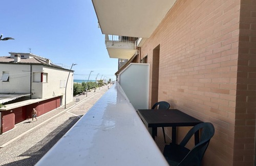 Porto Recanati Apartment | P033 - Porto Recanati, delightful four-room apartment facing the sea