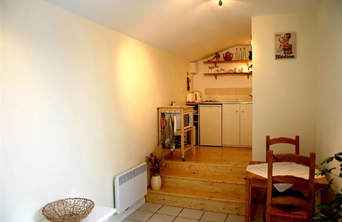 La Rochelle Apartment | Charming P1 Studio with Garden & Saltwater Pool, Free Wi-Fi