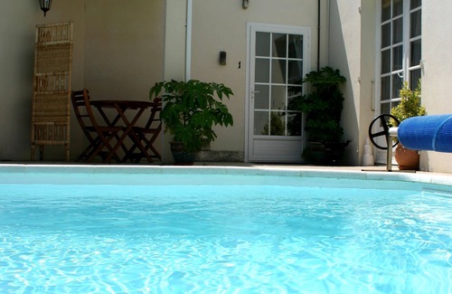 La Rochelle Apartment | Charming P1 Studio with Garden & Saltwater Pool, Free Wi-Fi