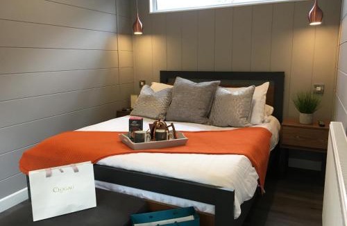 Bethesda House | Relaxing Studio Pod with Hot Tub - Guest Rated 9/10