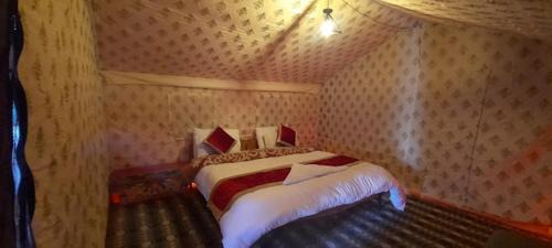 Spangmik Bed & Breakfast | Budget-Friendly Retreat at P3 Camp Pangong with Breakfast
