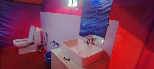 Spangmik Bed & Breakfast | Budget-Friendly Retreat at P3 Camp Pangong with Breakfast