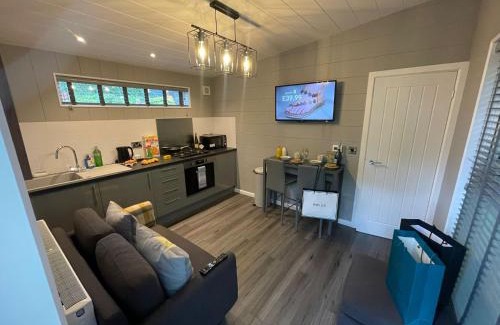 Bethesda House | Welcoming P56 Studio Pod with Private Hot Tub