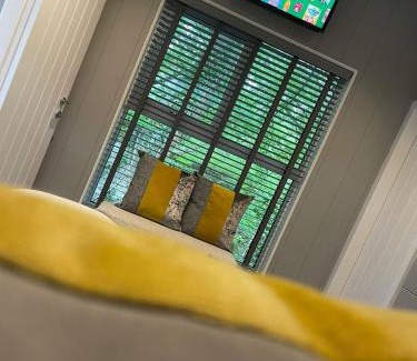 Bethesda House | Welcoming P56 Studio Pod with Private Hot Tub