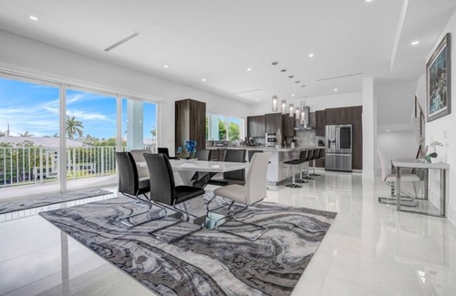 Coury House | Exceptional Stay at P70 - 170 14th in Key Colony Beach