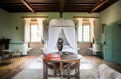 Nespereira Bed & Breakfast | Relax at Paço de São Cipriano with Pool and Spa Amenities
