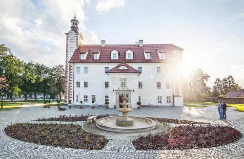 Zgorzelec Hotel | Discover Pałac Łagów: 9/10 Rated, Family & Pet Friendly