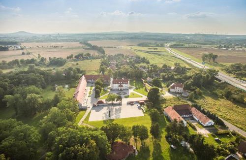 Zgorzelec Hotel | Discover Pałac Łagów: 9/10 Rated, Family & Pet Friendly
