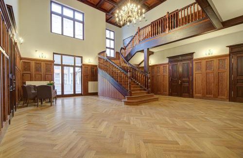 Zlocieniec Hotel | Discover Pałac Cieszyno: Beachfront Bliss Awaits