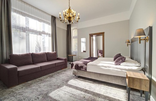 Zlocieniec Hotel | Discover Pałac Cieszyno: Beachfront Bliss Awaits