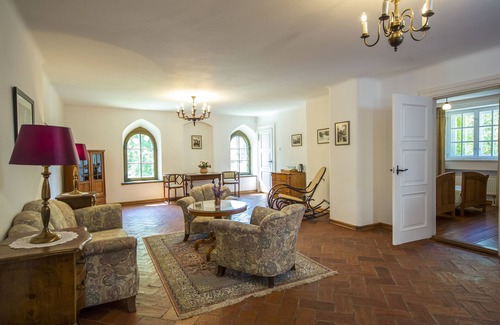 Galiny House | Discover Pałac i Folwark Galiny: Spa and Family-Friendly Retreat