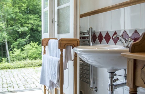 Galiny House | Discover Pałac i Folwark Galiny: Spa and Family-Friendly Retreat