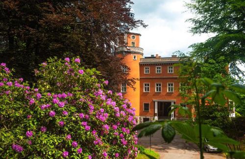 Jelenia Gora Resort | Discover Pałac Paulinum: Guests Love Our Unique Amenities!