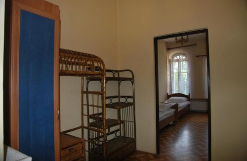 Czyzow Szlachecki Resort | Charming Stay at Pałac w Czyżowie Szlacheckim: Pet-Friendly!