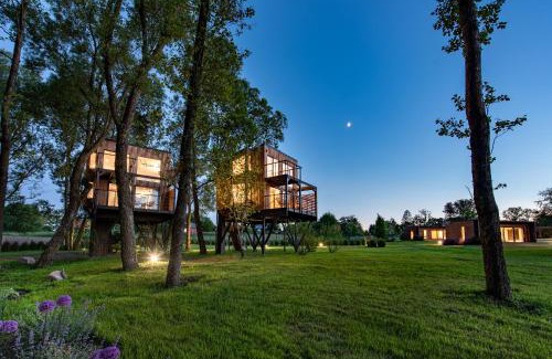 Olsztynek Apartment | Experience Elegance at Pałac Warlity - 4 Star Oasis
