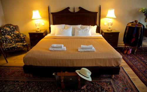 Wiechlice Hotel | Experience Pałac Wiechlice: Hotel, Spa & Dining Delight