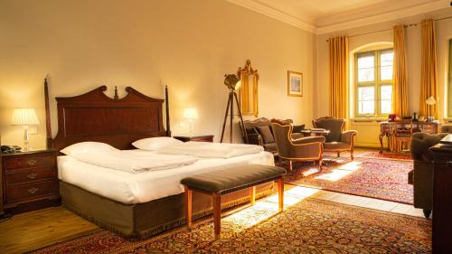 Wiechlice Hotel | Experience Pałac Wiechlice: Hotel, Spa & Dining Delight