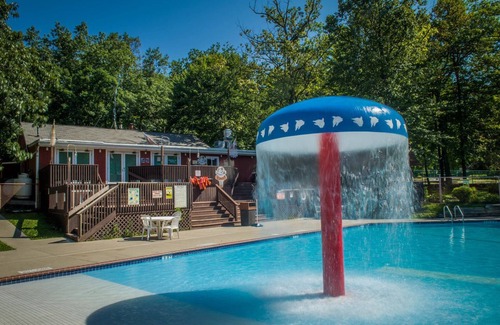 Rexmont House | Discover PA Dutch Country RV Resort with Pool and Breakfast