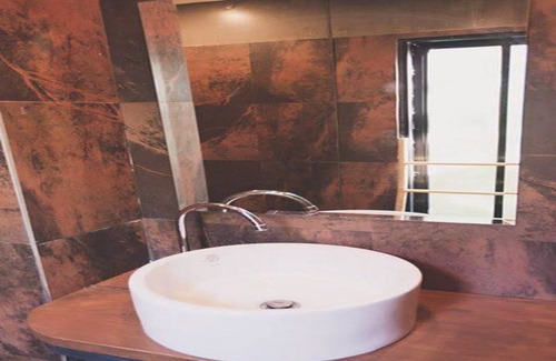 Kaeng Khoi Hotel | Family-Friendly Stays at Paan Puan Place with Kitchen Access