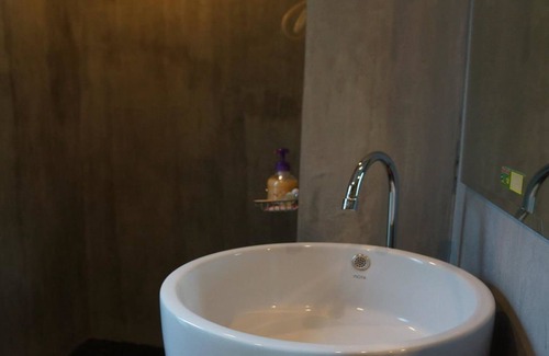 Kaeng Khoi Hotel | Family-Friendly Stays at Paan Puan Place with Kitchen Access
