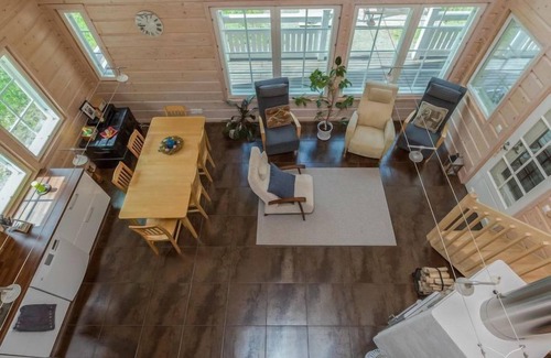 Leppavirta House | Experience Lake View Serenity at Paavolanniemi Hotel