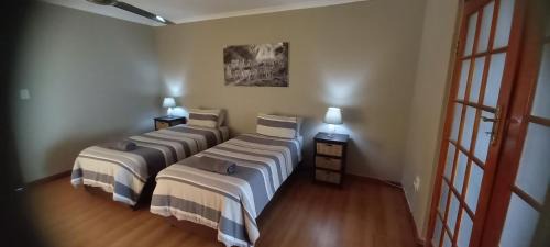 Hankey House | Cozy Retreat at Pabala Private Nature Reserve with Dining