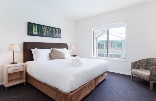 Salamander Bay Apartment | Discover Pacific Blue: Oceanfront Resort with Family Amenities