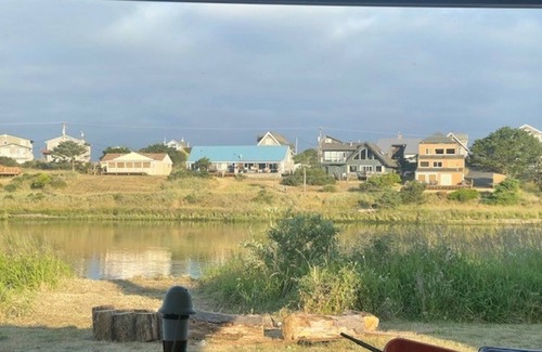 Pacific City House | Discover the Pacific City Bungalow on Nestucca River