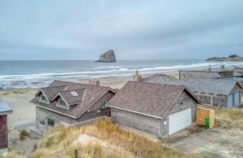 Kiwanda Shores House | Cozy Pacific City Sand Dollar: Family-Friendly Getaway